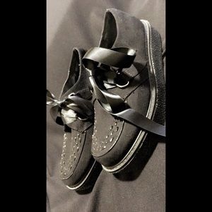 Black Creepers with Silk Laces